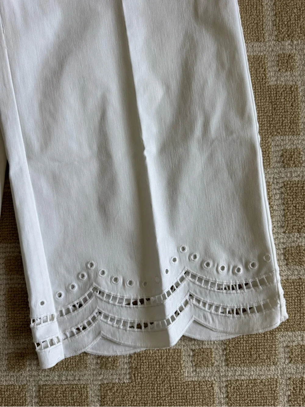 Chico’s So Slimming Juliet Wide Leg Eyelet Hem Culotte Pants White Size 2 (12)
